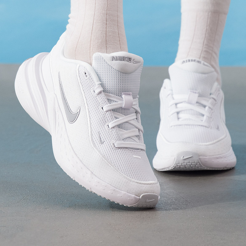 나이키 IB2766-101 여성용 러닝화, 가볍고 통기 - Women Shoes Running Nike 리뷰 및 가격